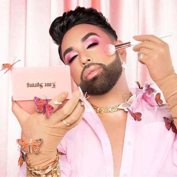 Artist Couture Love Sprung Blush Palette - Picture 5 of 10